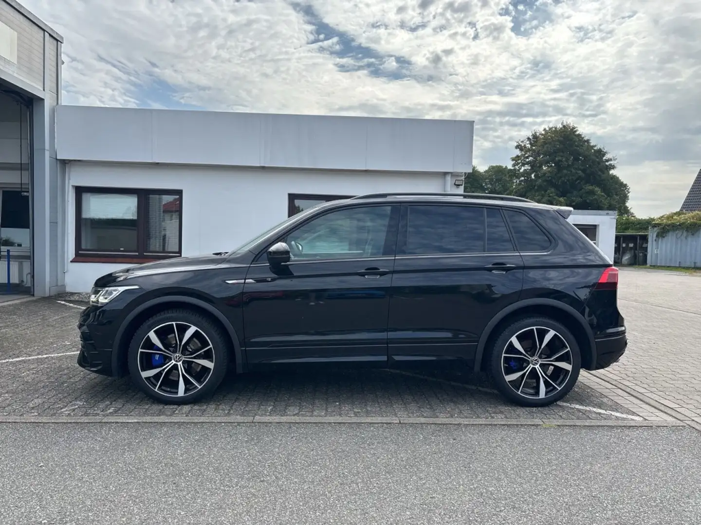 Volkswagen Tiguan R 2.0 TSI DSG 4M PANO AHK Navi KAM Klima Navi Noir - 2