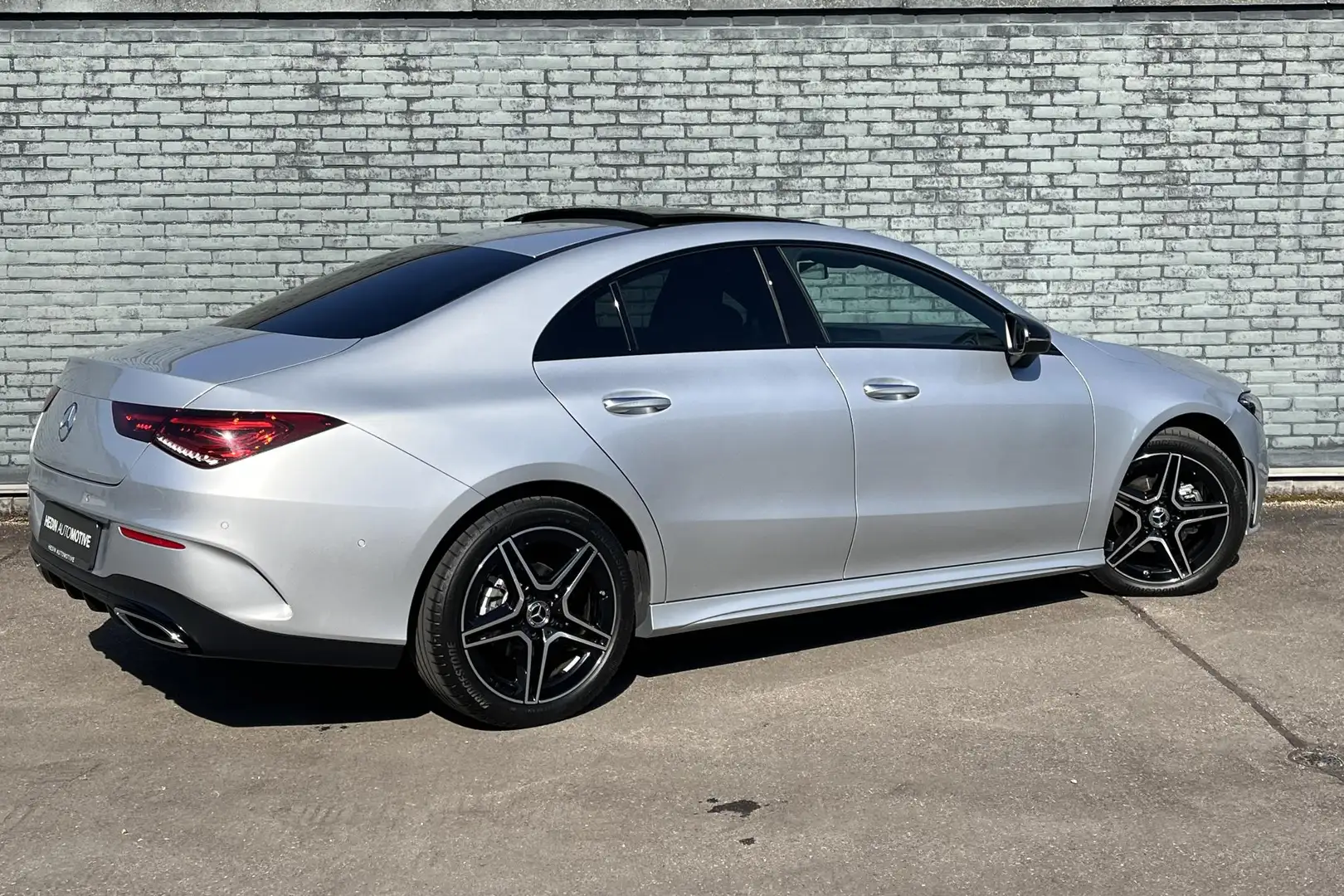 Mercedes-Benz CLA 180 CLA Coupé Automaat AMG Line | Premium Pakket | Nig Zilver - 2