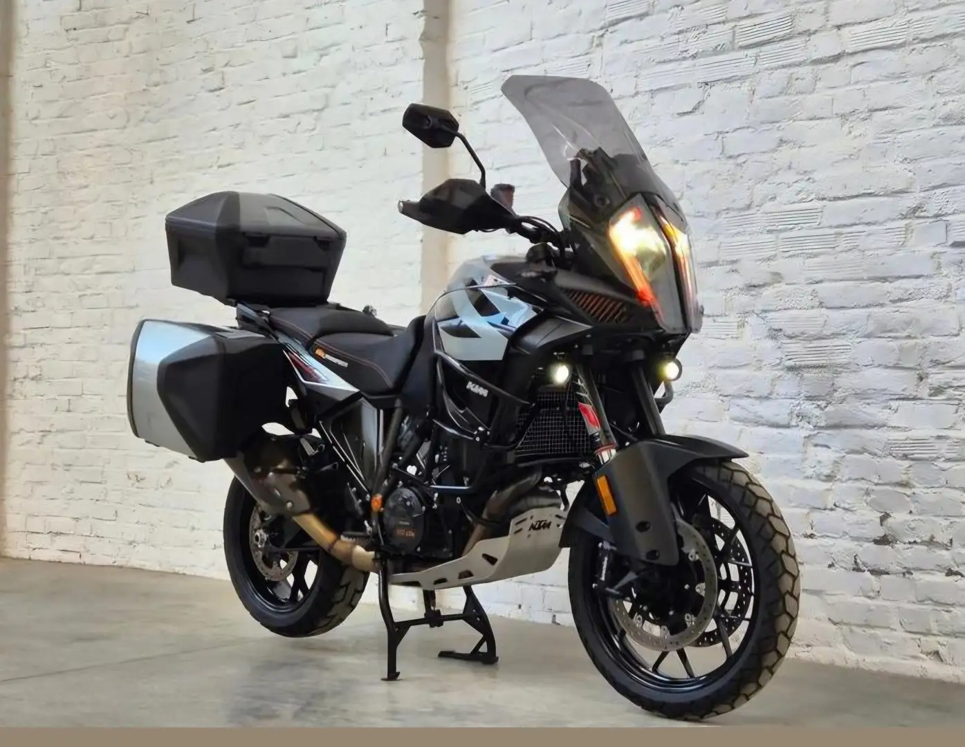 KTM 1290 Super Adventure Fekete - 1