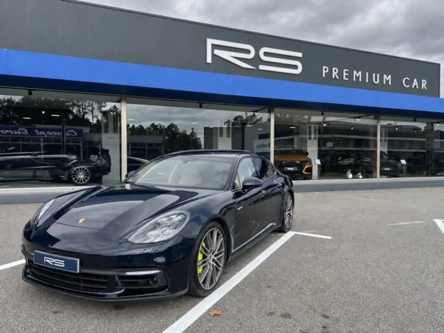 Porsche Panamera 4 e-Hybrid Azul - 1