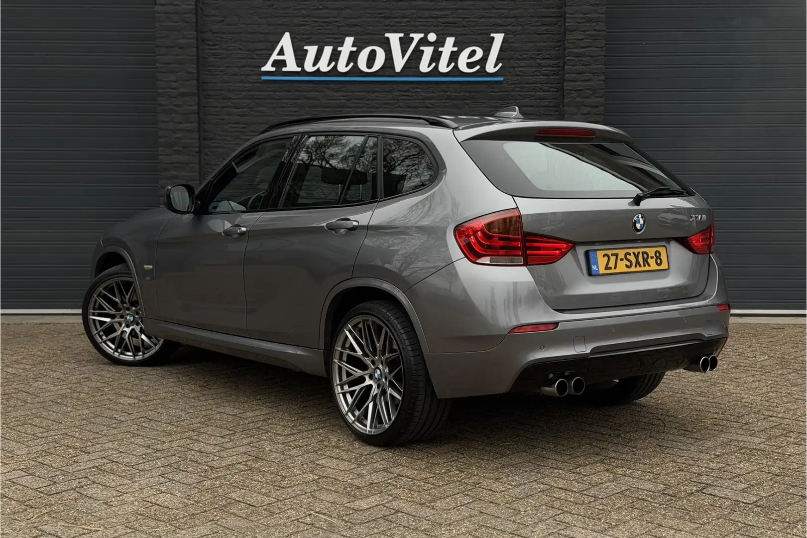 BMW X1 sDrive20i M-Sport | PDC A | 20" LMV | NAVI | CLIMA Grau - 2
