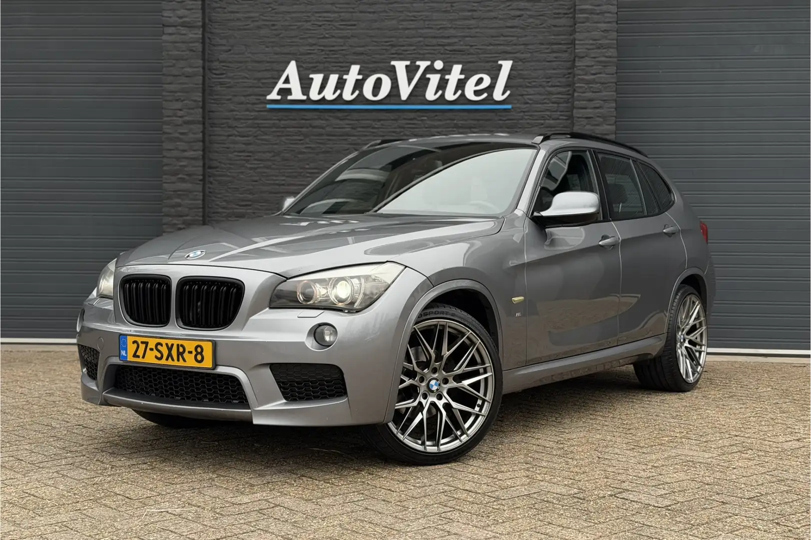 BMW X1 sDrive20i M-Sport | PDC A | 20" LMV | NAVI | CLIMA Grau - 1