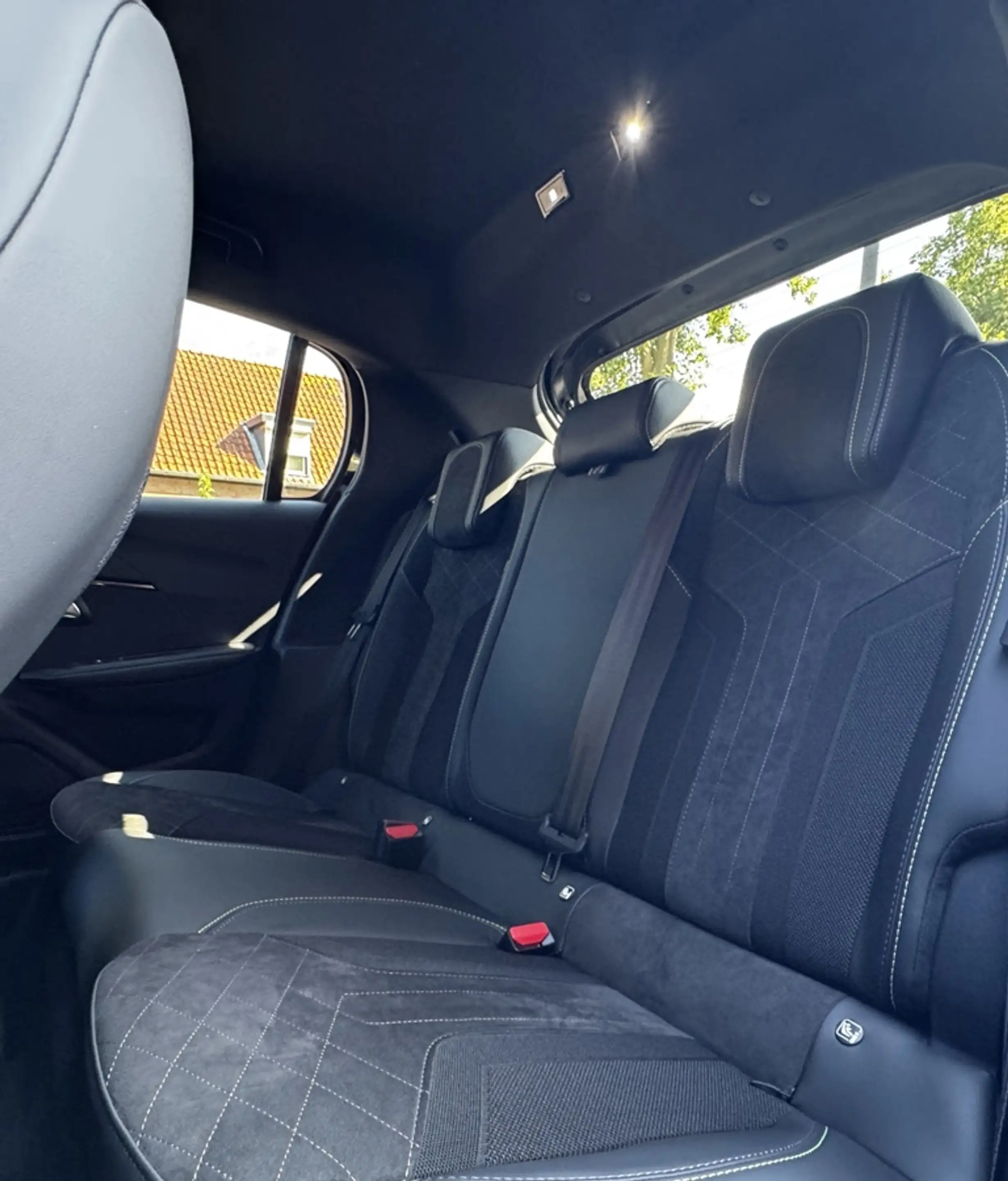 Peugeot e-208 EV GT 350 50 kWh *Carplay*Camera*Navi*Dodehoek* — photo 13