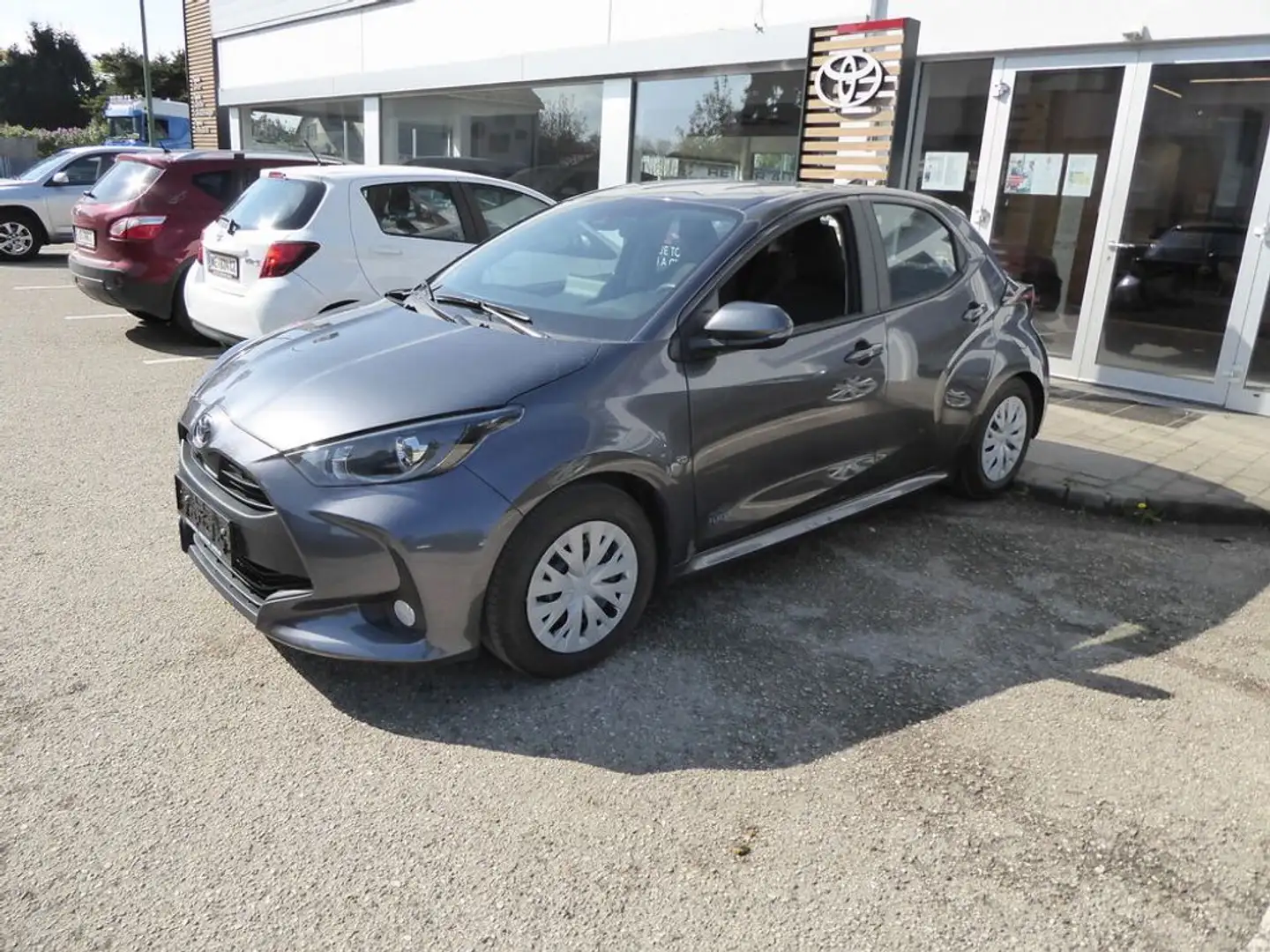 Toyota Yaris 1,0 VVT-i *AHK*SHZ* Grau - 2