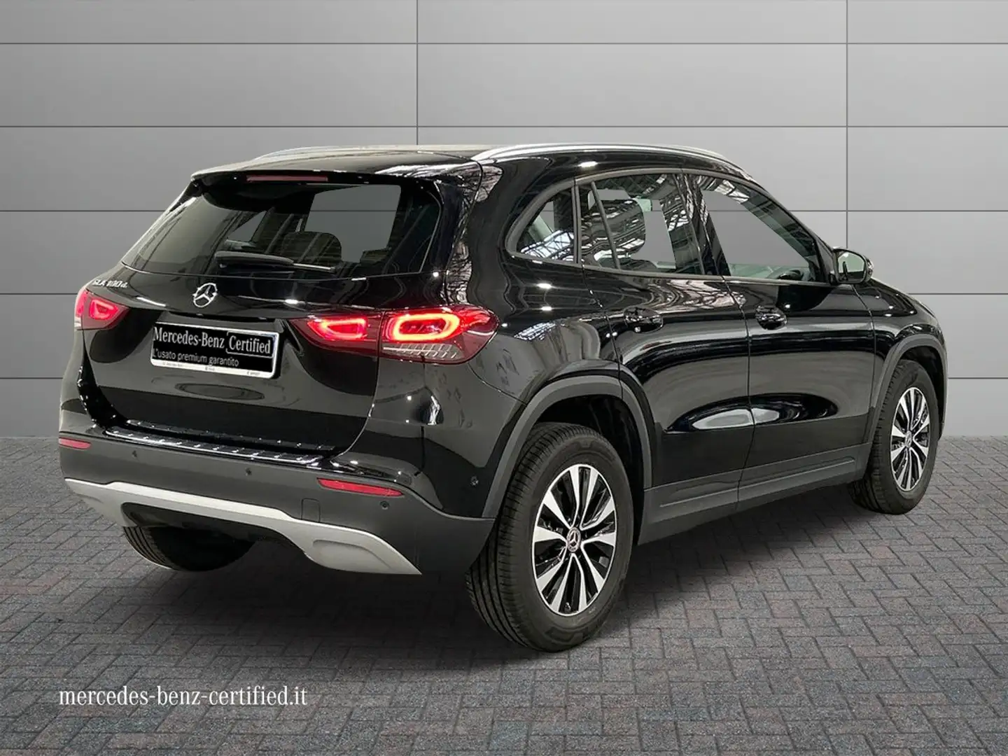 Mercedes-Benz GLA 180 d Business Extra auto Nero - 2