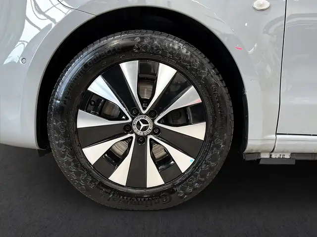Mercedes-Benz Vito view 4
