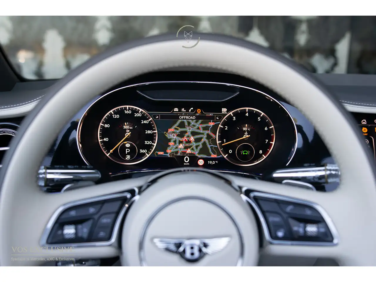 Bentley Continental GTC 2022 — фото 21