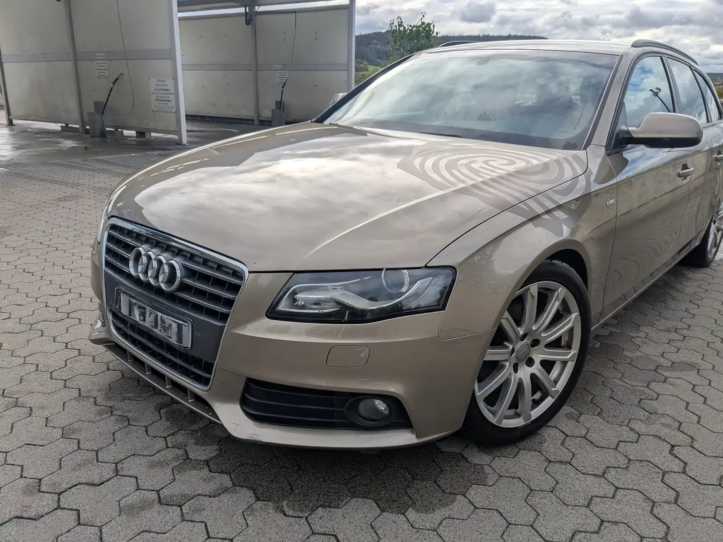 Audi A4 A4 S Line Kombilimousine Gold - 1