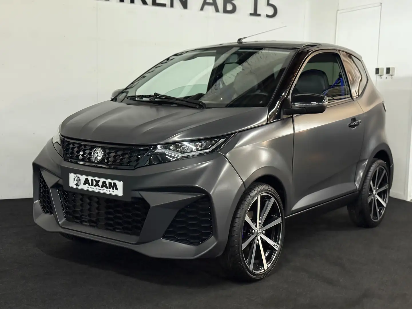Aixam City GTO Sport, CarPlay, RFK, Pioneer, LED, Kubota Gris - 2