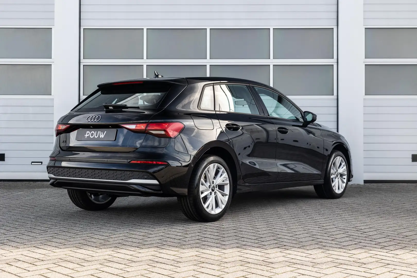 Audi A3 Sportback 30 TFSI 116pk S-tronic Pro Line | Sports Zwart - 2