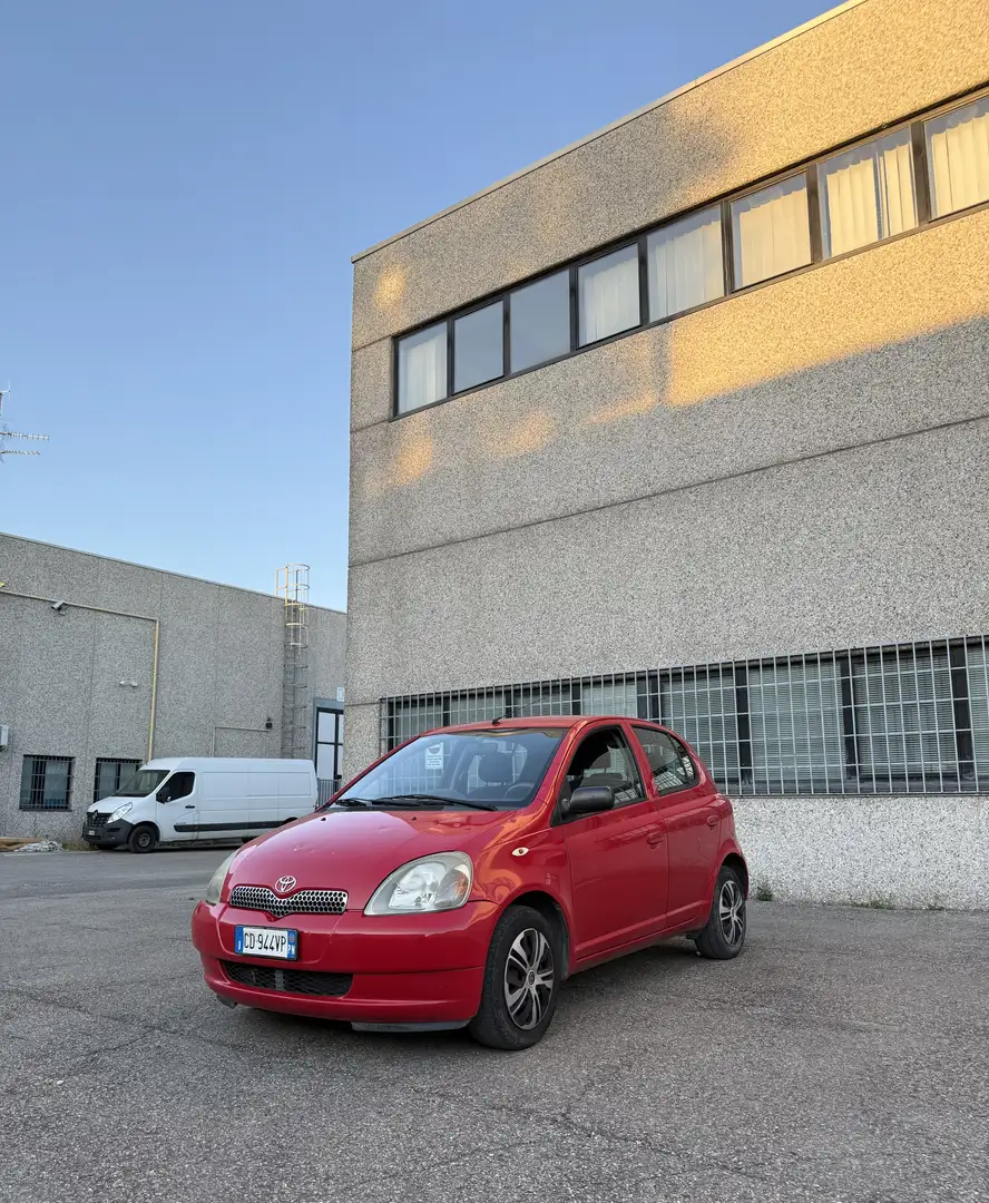 Toyota Yaris 5p 1.0 my03 Rosso - 1