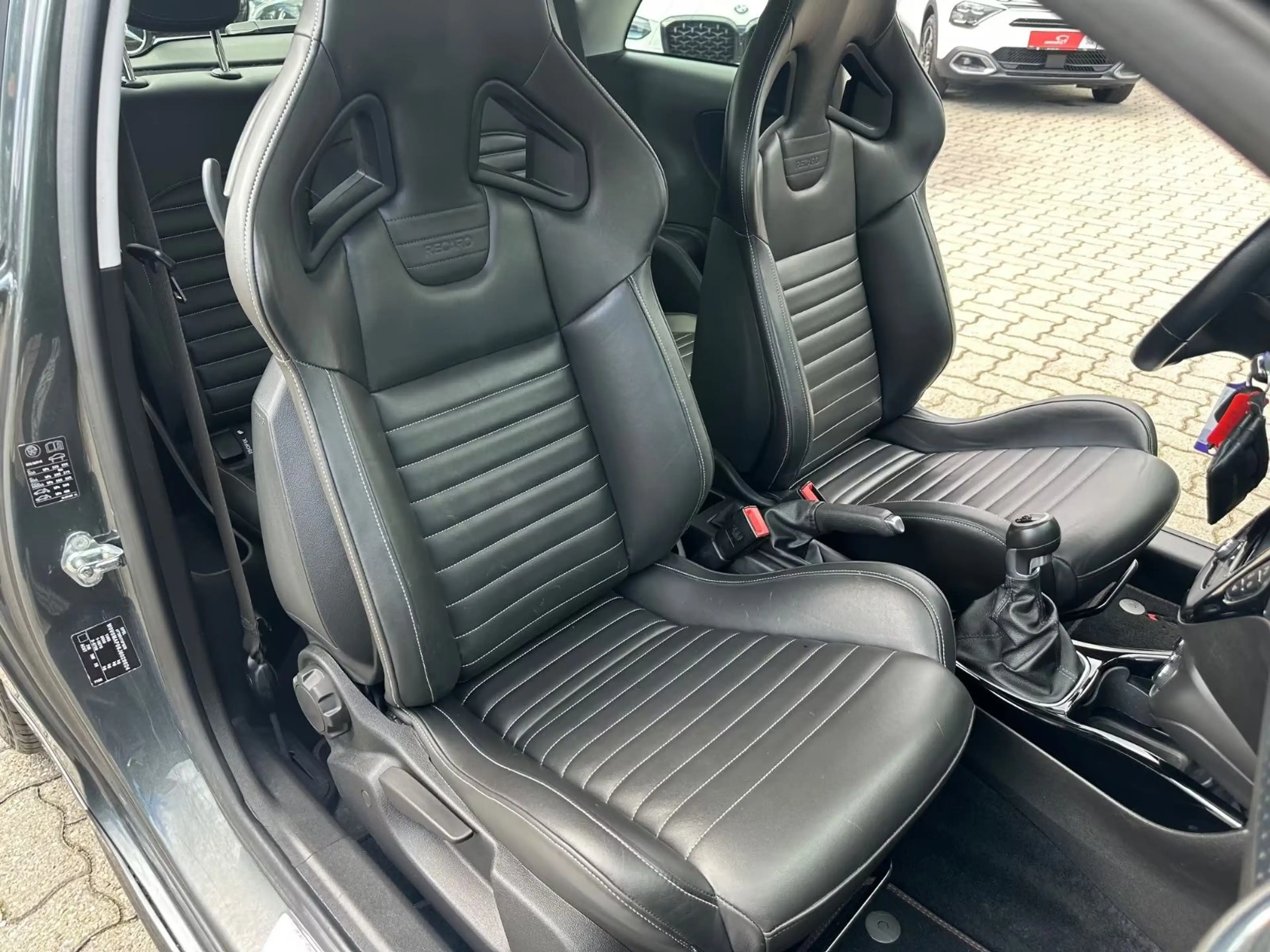 Opel Adam S 1,4 2.HAND Klima RECARO Sternenhimmel PDC — photo 16