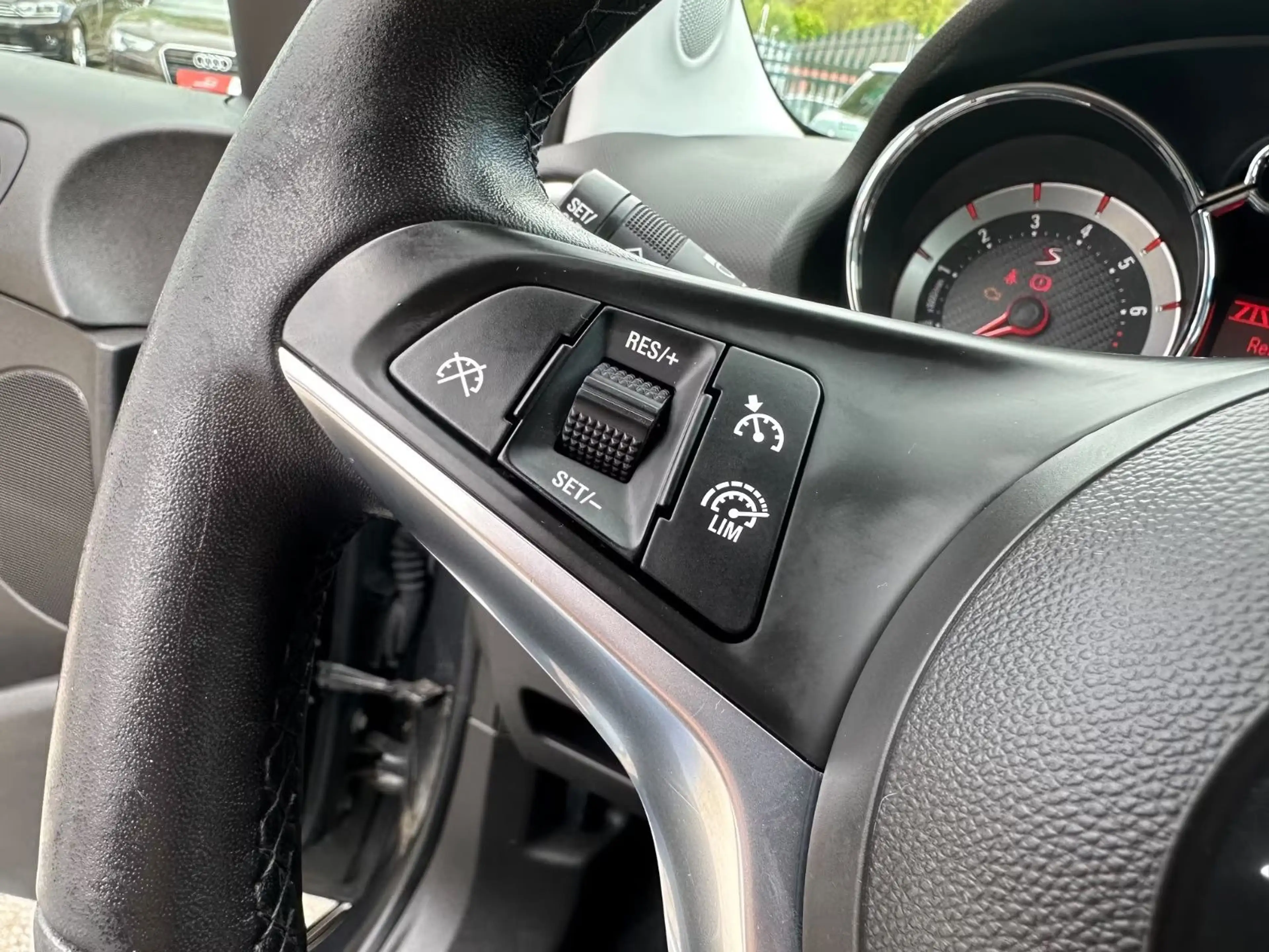 Opel Adam S 1,4 2.HAND Klima RECARO Sternenhimmel PDC — photo 34