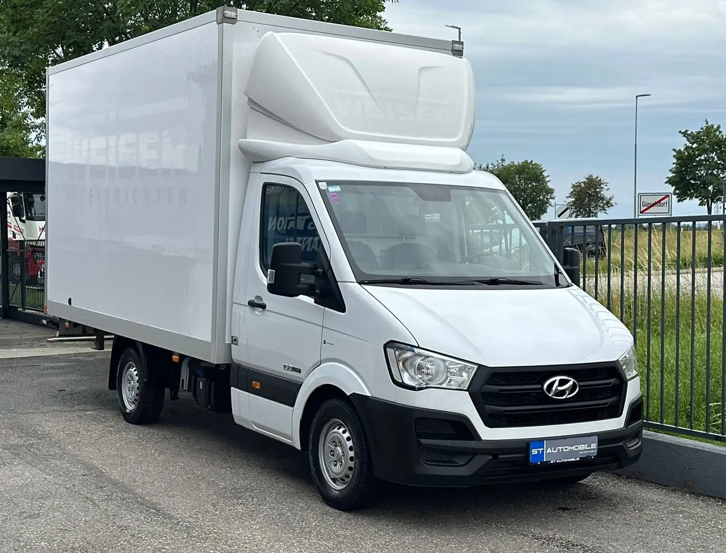 Hyundai H 350 Koffer //1.BESITZ // NAVI // MÖBEL-KOFFERAUFBAU Weiß - 2