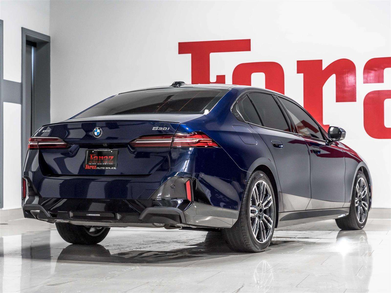 2025 BMW 5 Series 530i xDrive|M Sport Pkg|Premium Essential Pkg|Bowe — снимка 1