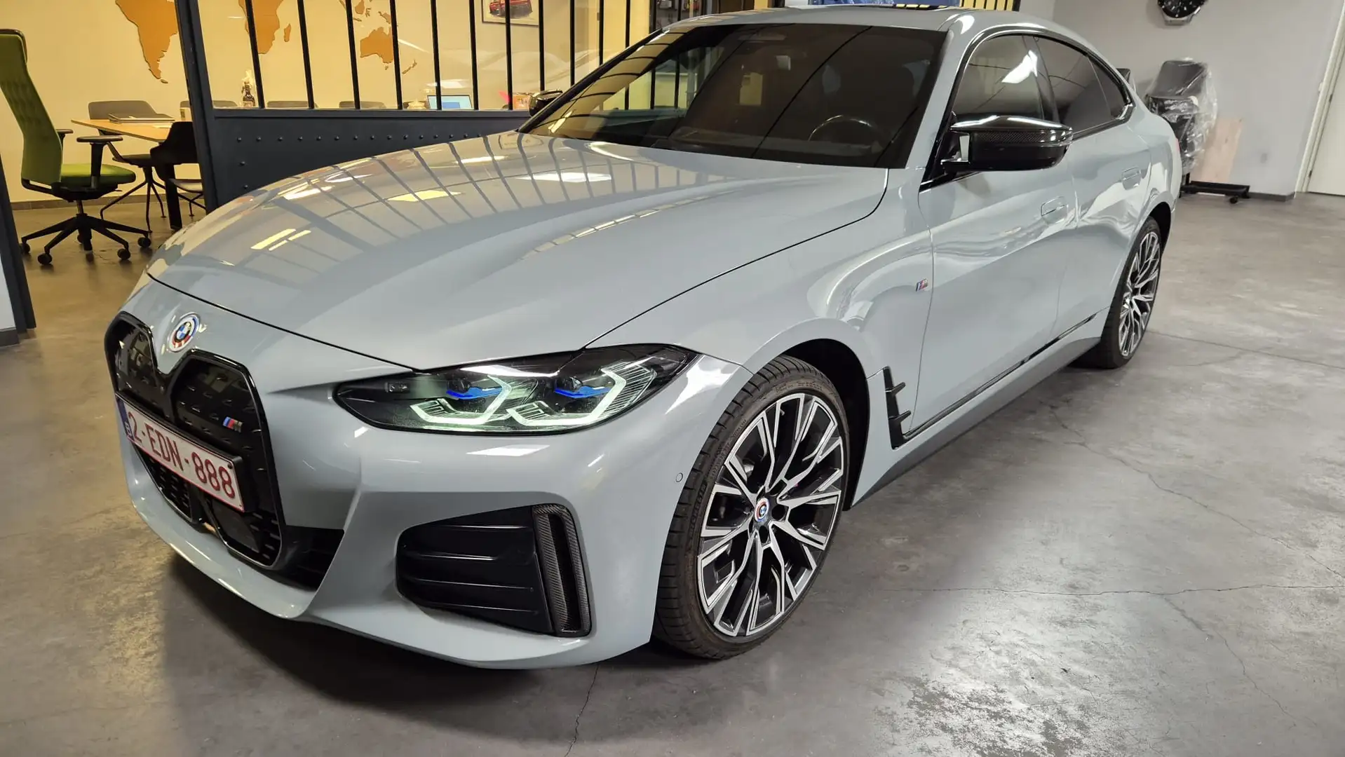 BMW i4 i4 Gran Coupe 83.9 kWh M50 Grijs - 2