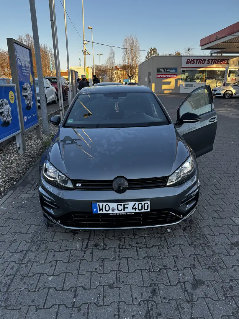 Volkswagen Golf R - 2
