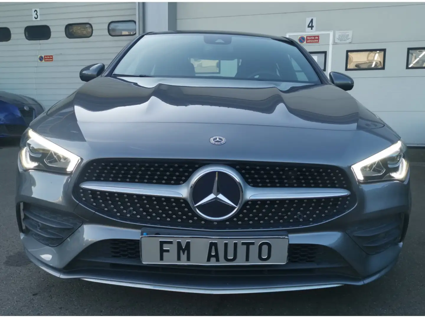 Mercedes-Benz CLA 200 AMG-LINE AUTO. Gris - 2