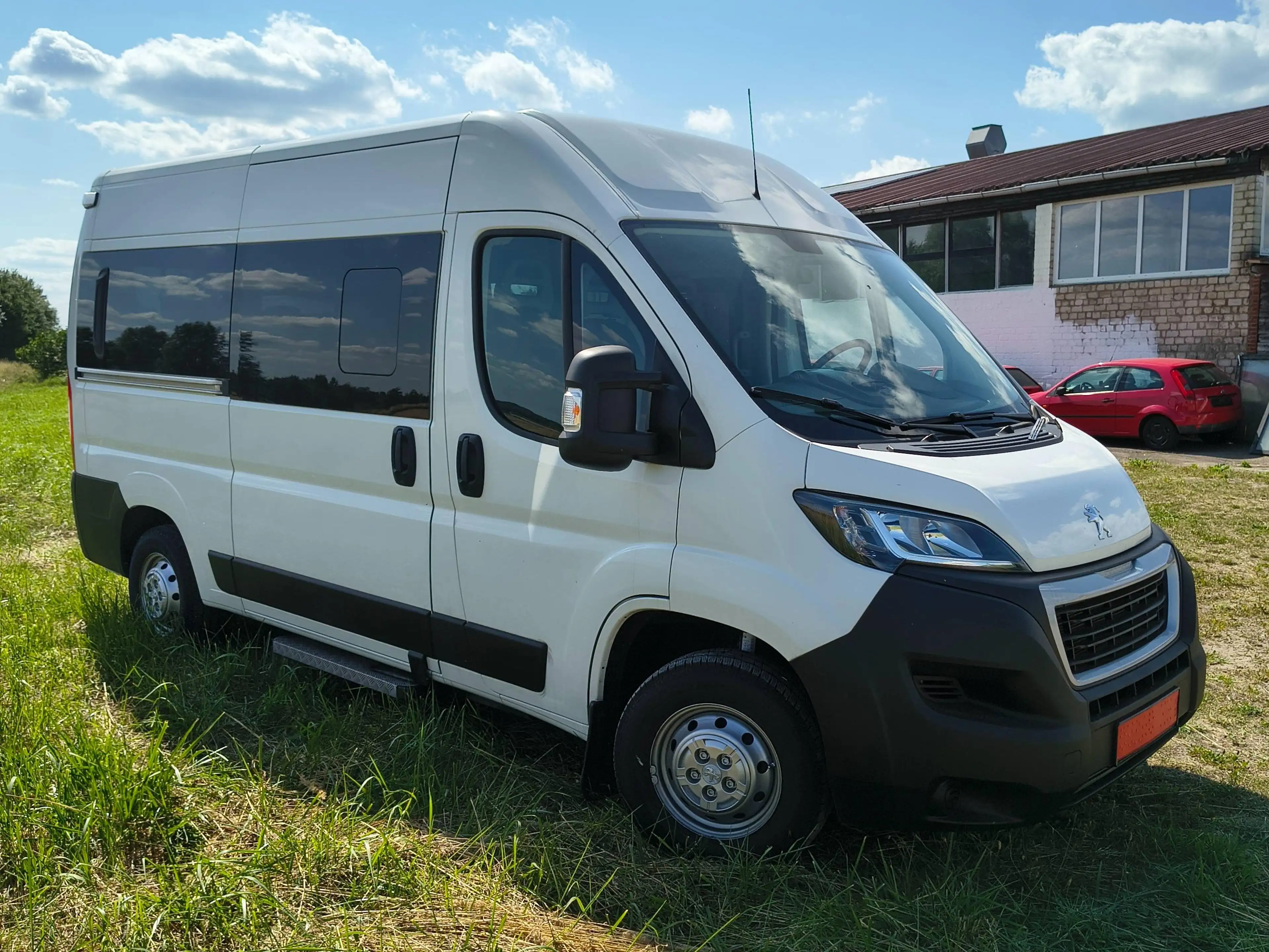 Peugeot Boxer 333 L2H2 Active Blue-HDi 140 Rollstuhlrampe — photo 11