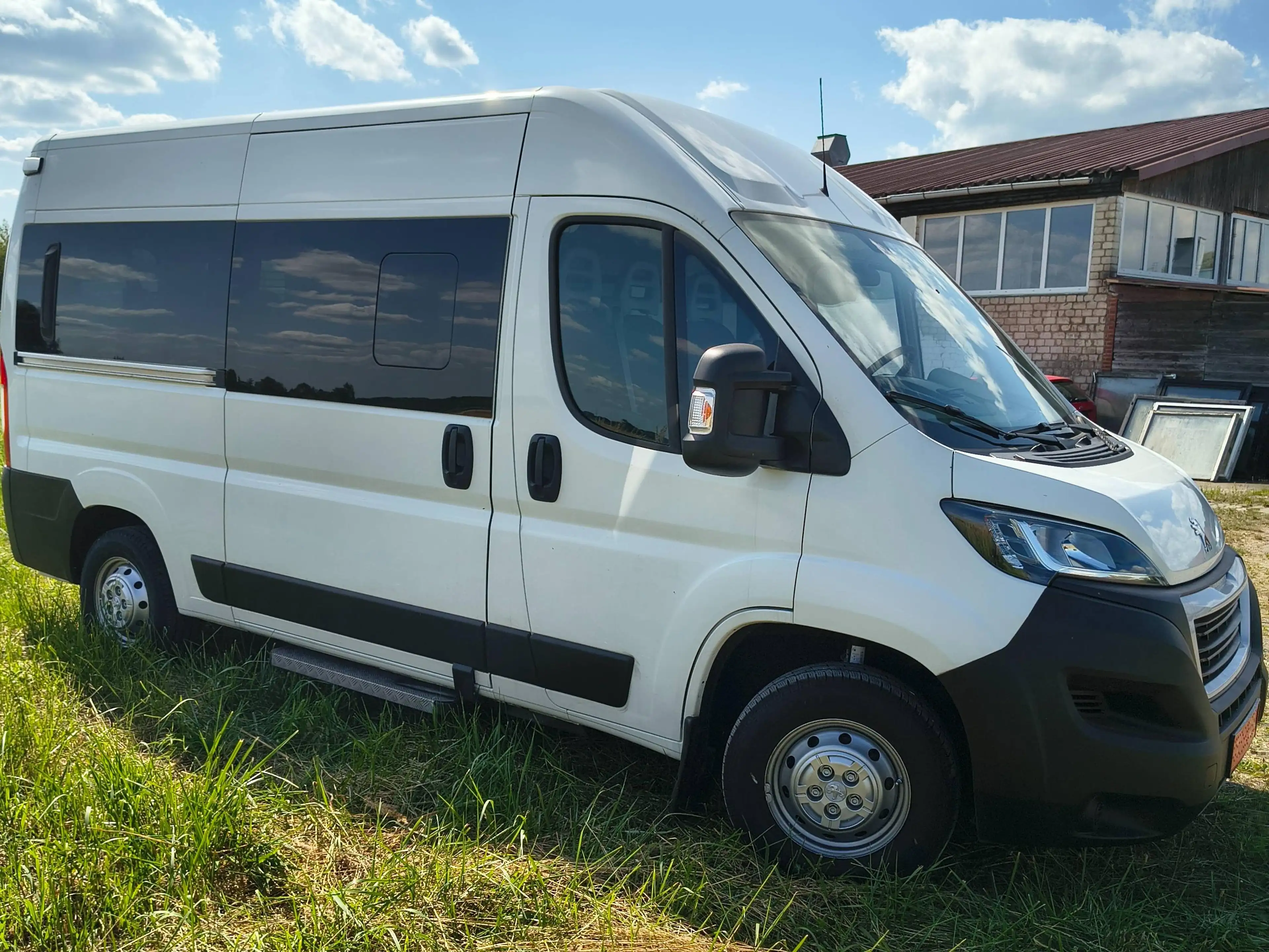 Peugeot Boxer 333 L2H2 Active Blue-HDi 140 Rollstuhlrampe — photo 12