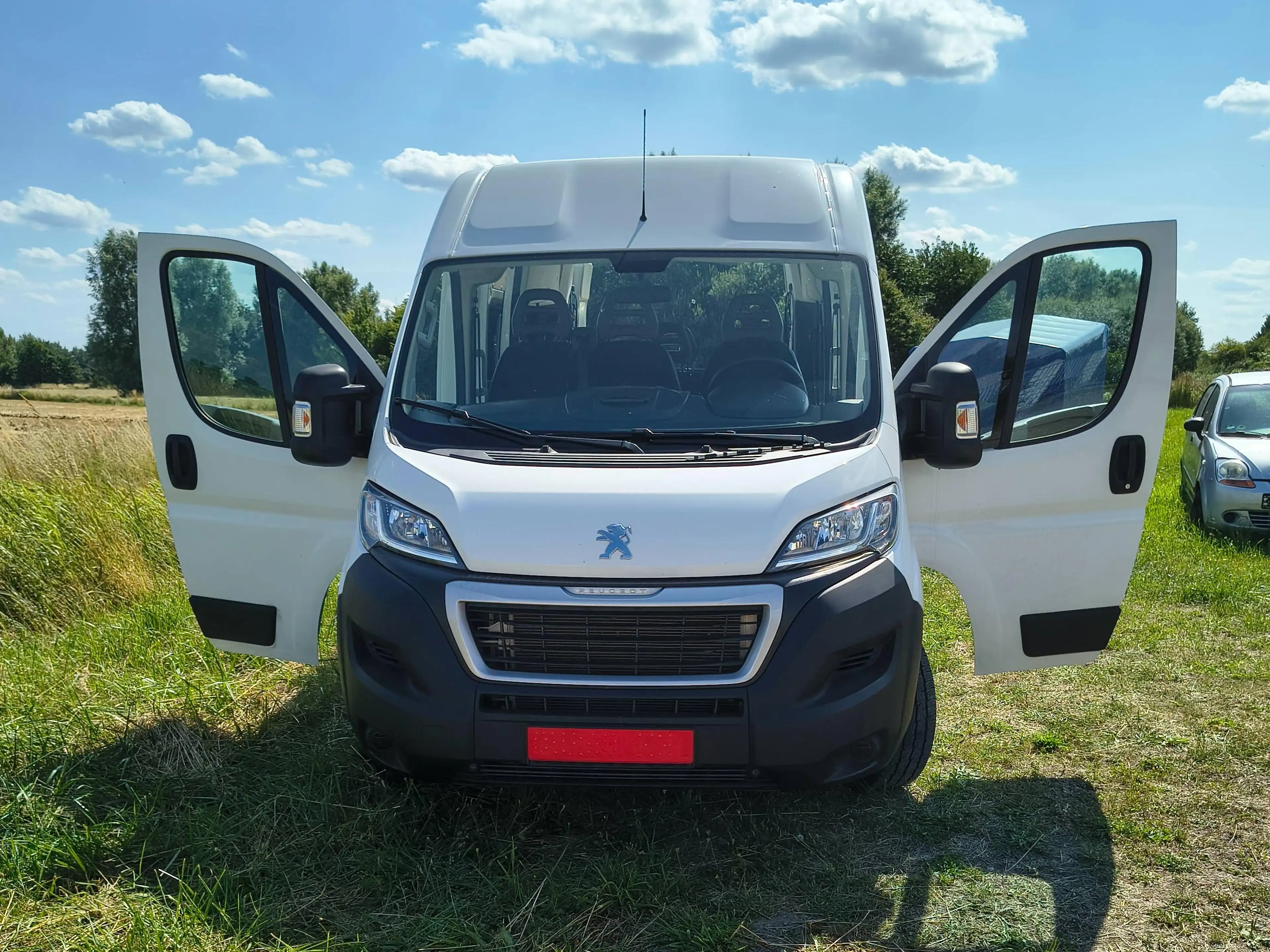 Peugeot Boxer 333 L2H2 Active Blue-HDi 140 Rollstuhlrampe — photo 13