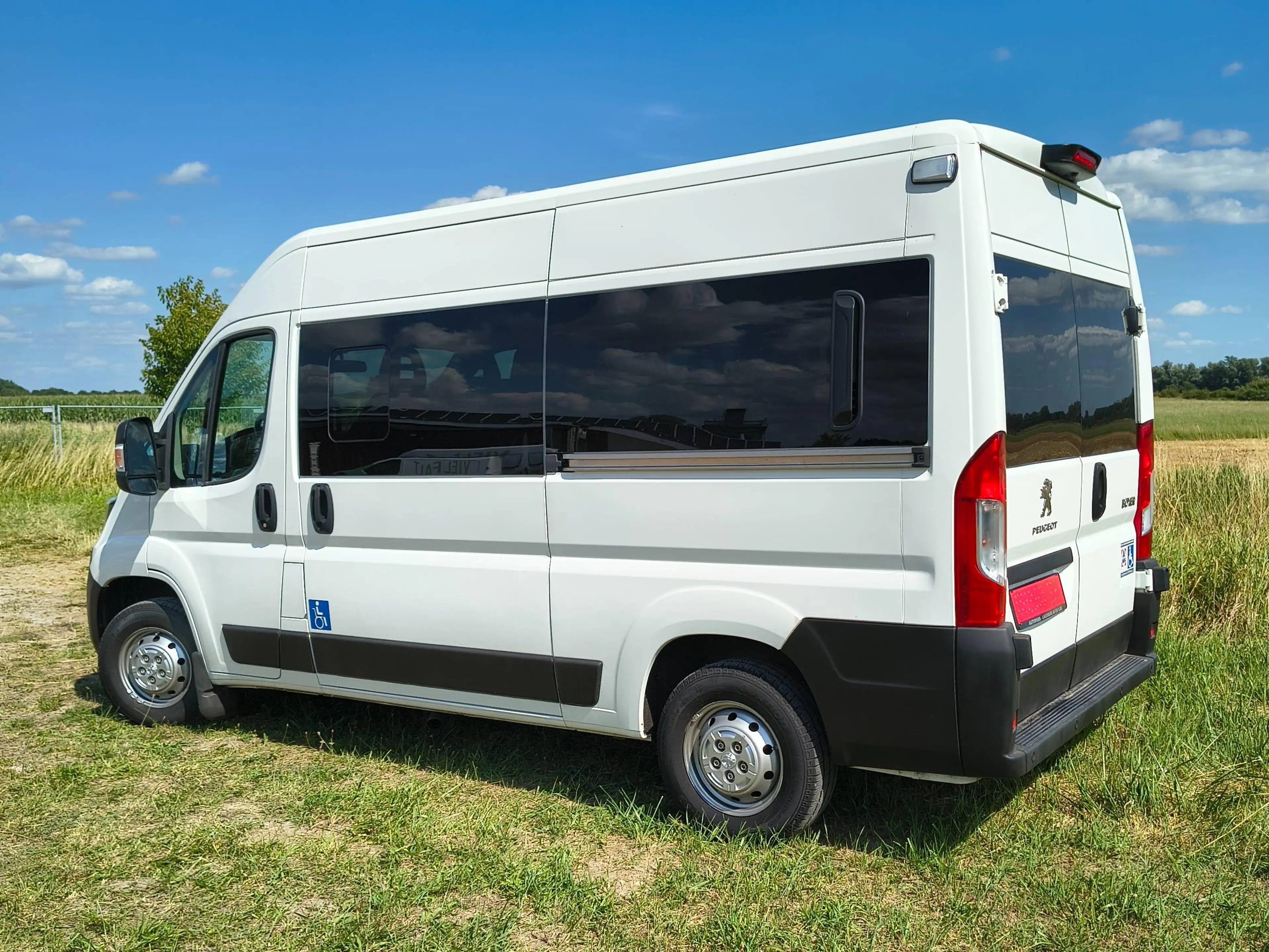 Peugeot Boxer 333 L2H2 Active Blue-HDi 140 Rollstuhlrampe — photo 7