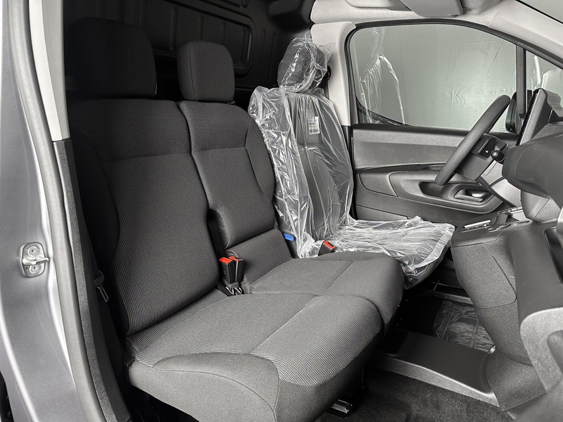 Citroen Berlingo 3 Places 1.5 BLUEHDI 130CH EAT8 S&S *PACK TECHNO N — photo 6