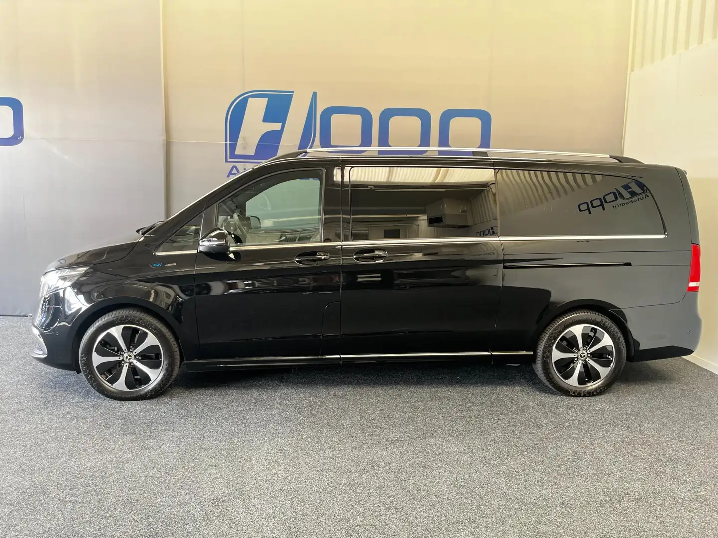 Mercedes-Benz EQV 300 L3 - 8.pers - 360 - Luchtver. - Elec. deuren - 360 Noir - 2