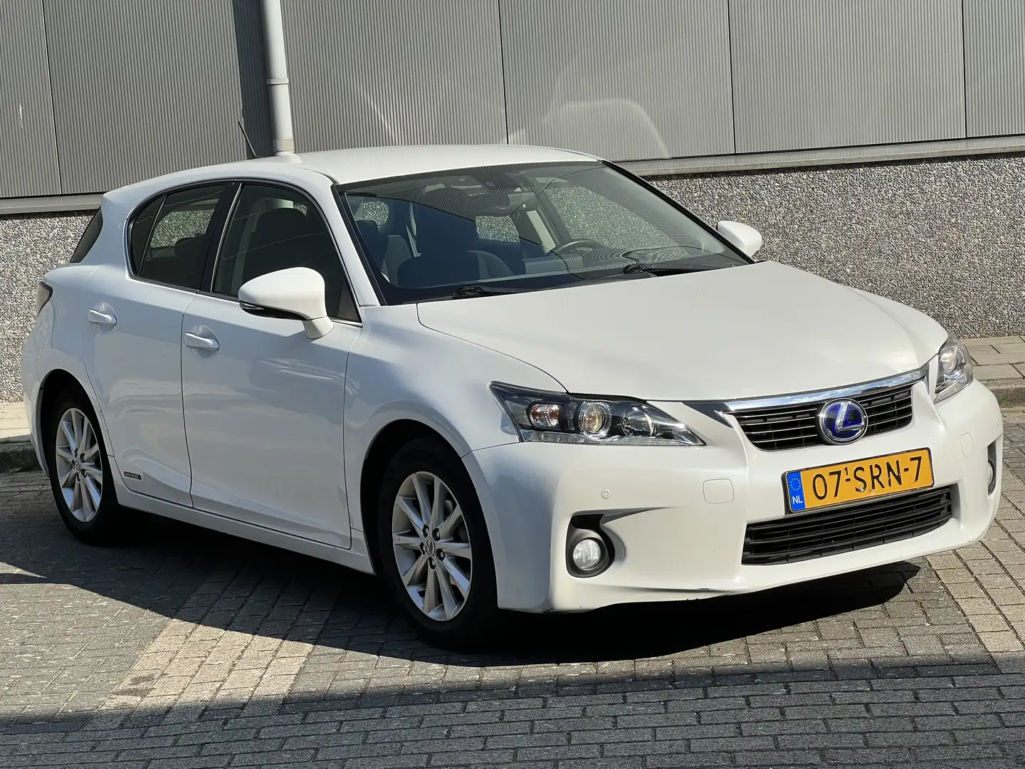 Lexus CT 200h 200h Hybrid 133.000KM + NAP en nieuwe servicebeurt White - 1