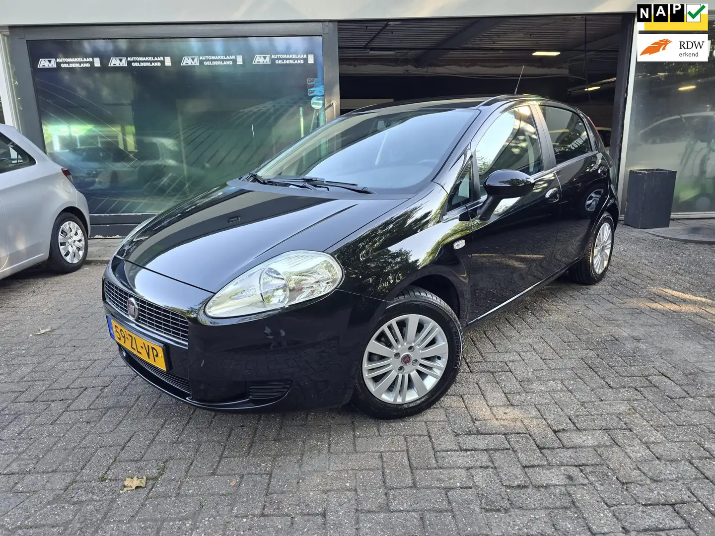 Fiat Grande Punto 1.4 Dynamic | 2E EIGENAAR | 12MND GARANTIE | AIRCO Nero - 1