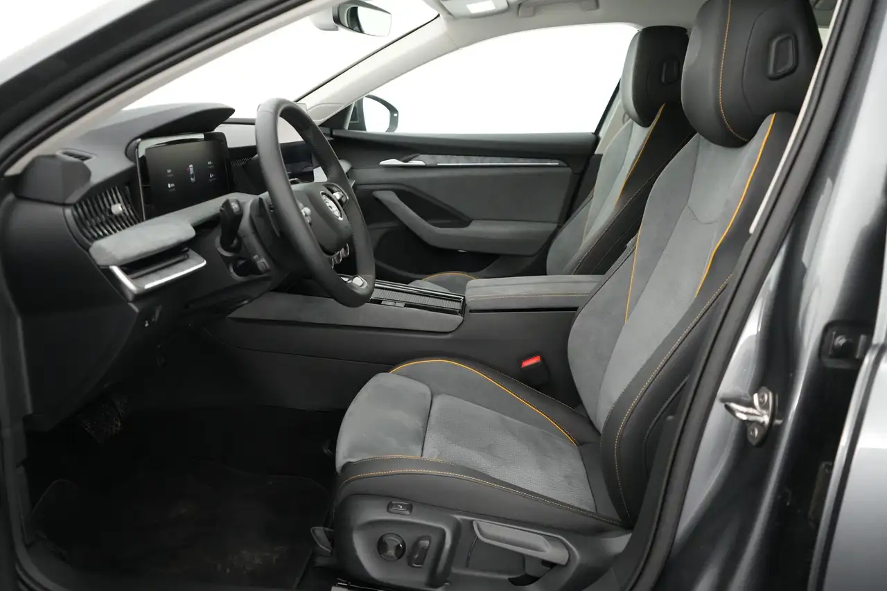 Skoda Superb Combi 1.5 TSI MHEV DSG Selection LEDER/ALCANTARA L, миниатюра 17
