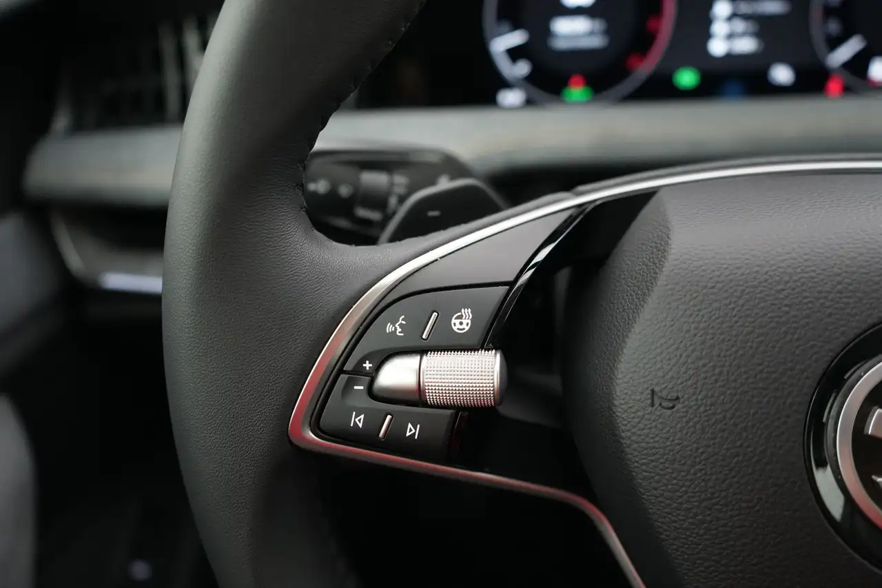Skoda Superb Combi 1.5 TSI MHEV DSG Selection LEDER/ALCANTARA L, миниатюра 24