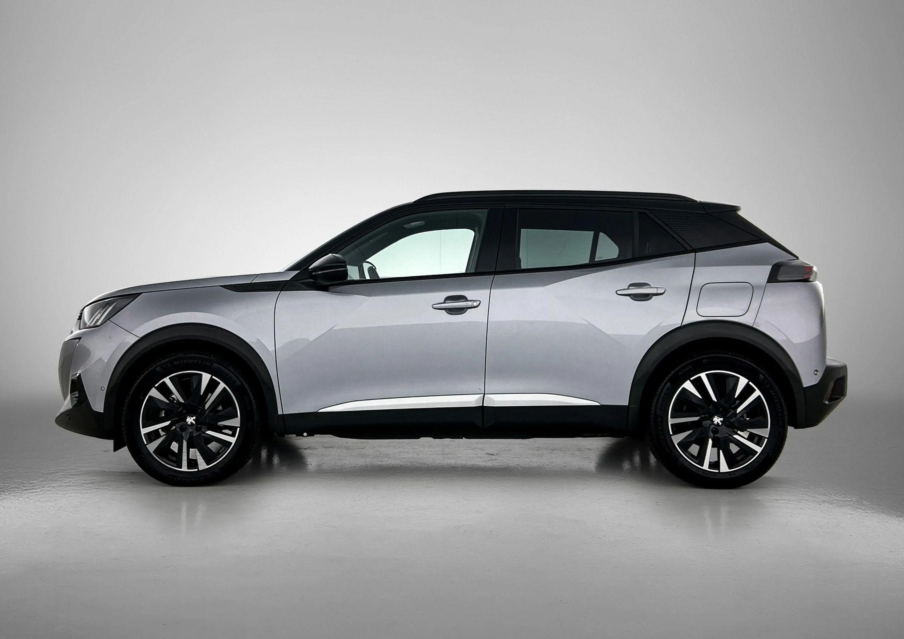 Peugeot e-2008 SUV EV GT Pack 50 kWh 136pk | Accu 93% | Navigatie — photo 2