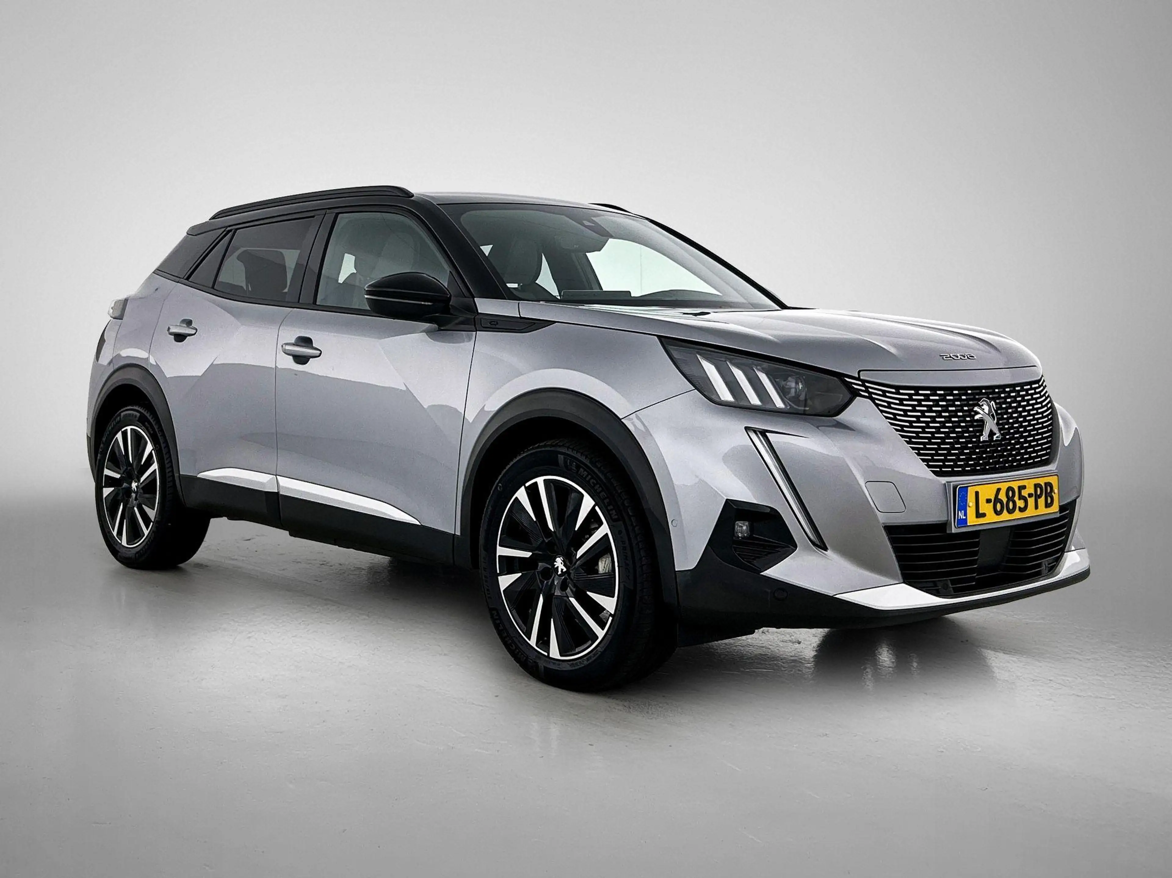 Peugeot e-2008 SUV EV GT Pack 50 kWh 136pk | Accu 93% | Navigatie — photo 9
