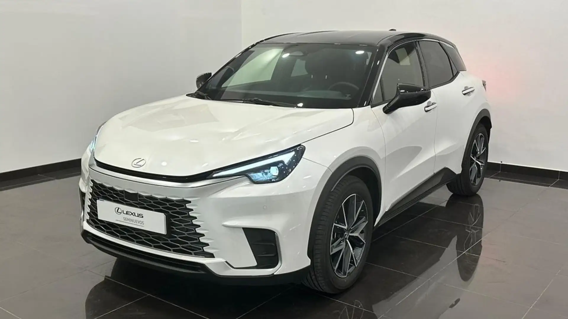 Lexus LBX EMOTION+ Blanco - 1