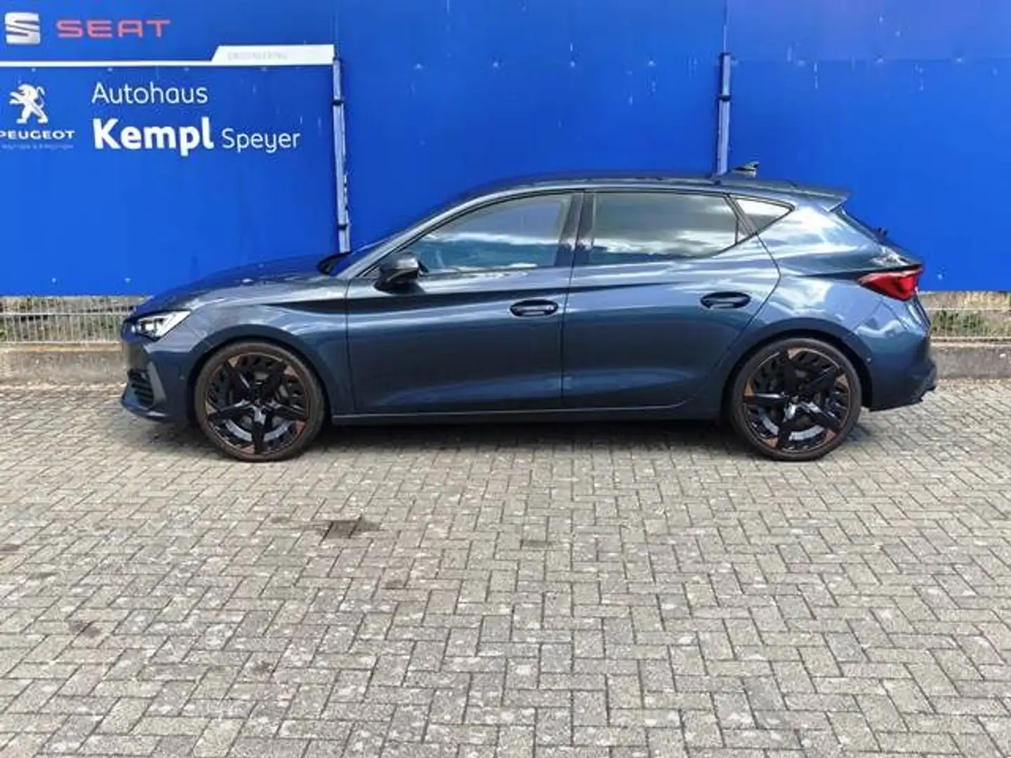 CUPRA Leon 2.0 TSI DSG VZ Grau - 2