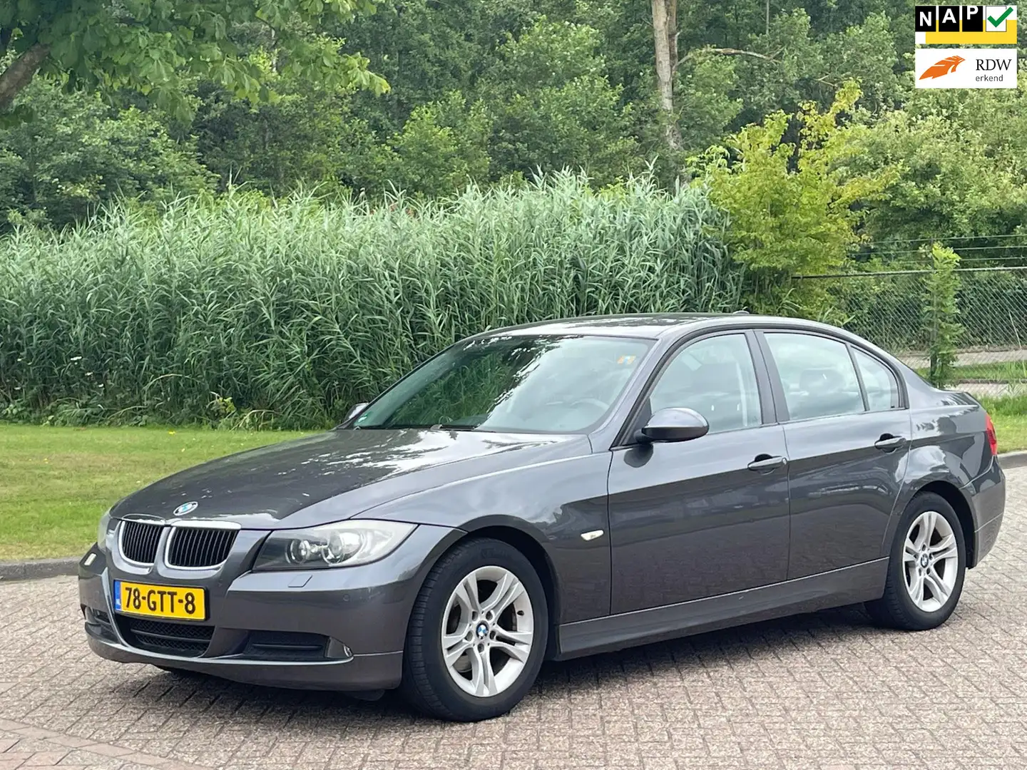 BMW 318 3-serie 318i Business Line/AIRCO/CRUISE/LEDER/NAVI Grijs - 1