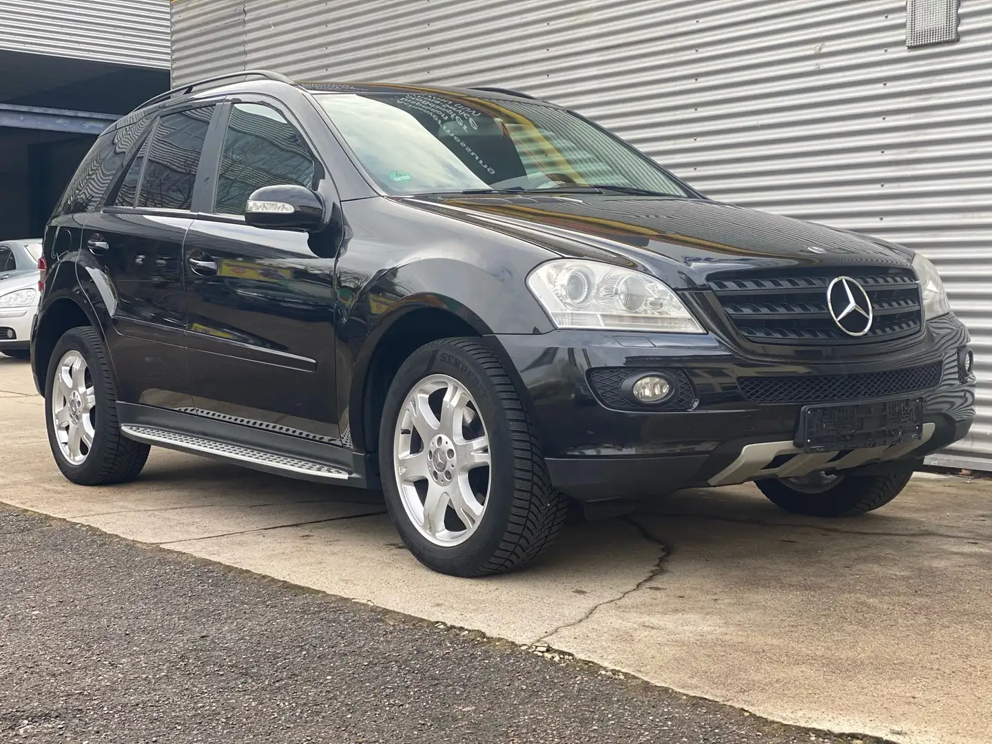 Mercedes-Benz ML 350 ML 350 (164.186) (Finanzierung)(Gewährleistung) crna - 1