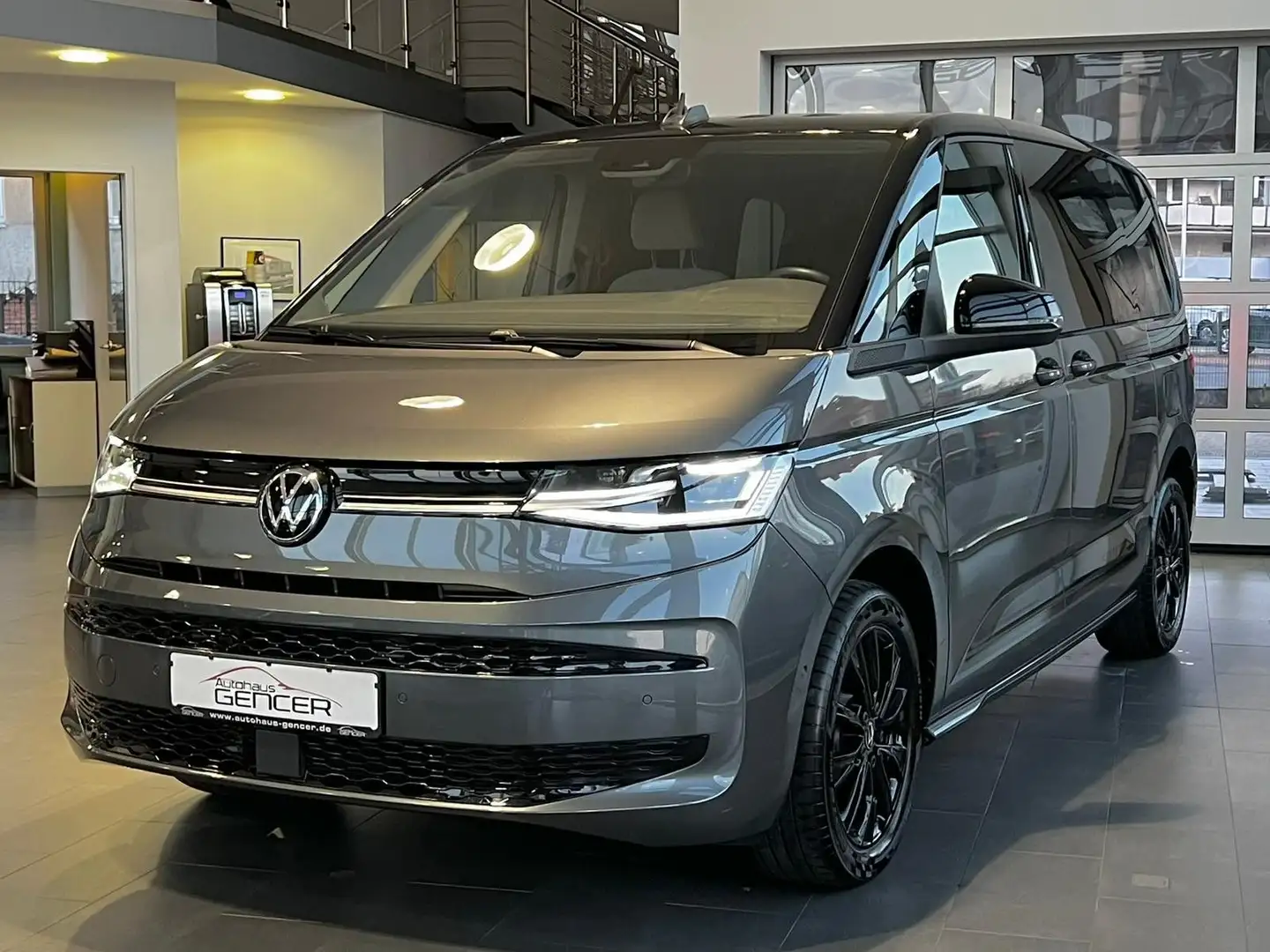 Volkswagen T7 Multivan Edition 2.0TDI"Matrix/AHK/Standhzg." Gris - 1