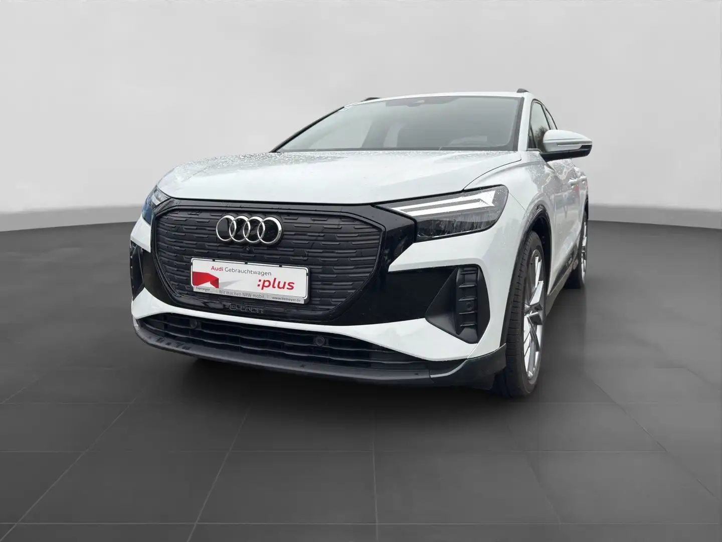 Audi Q4 e-tron 45 ADVANCED LM21 WÄRMEPUMPE AHK HuD LE Weiß - 2