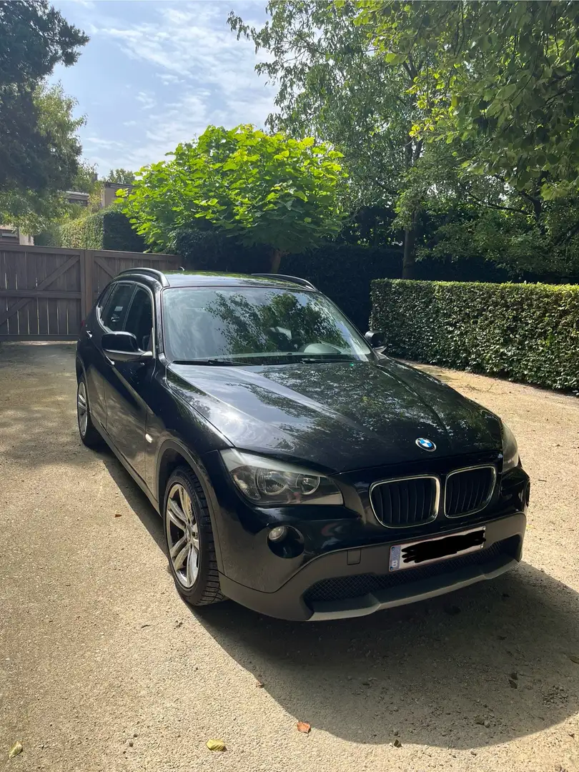 BMW X1 xDrive18d Noir - 1