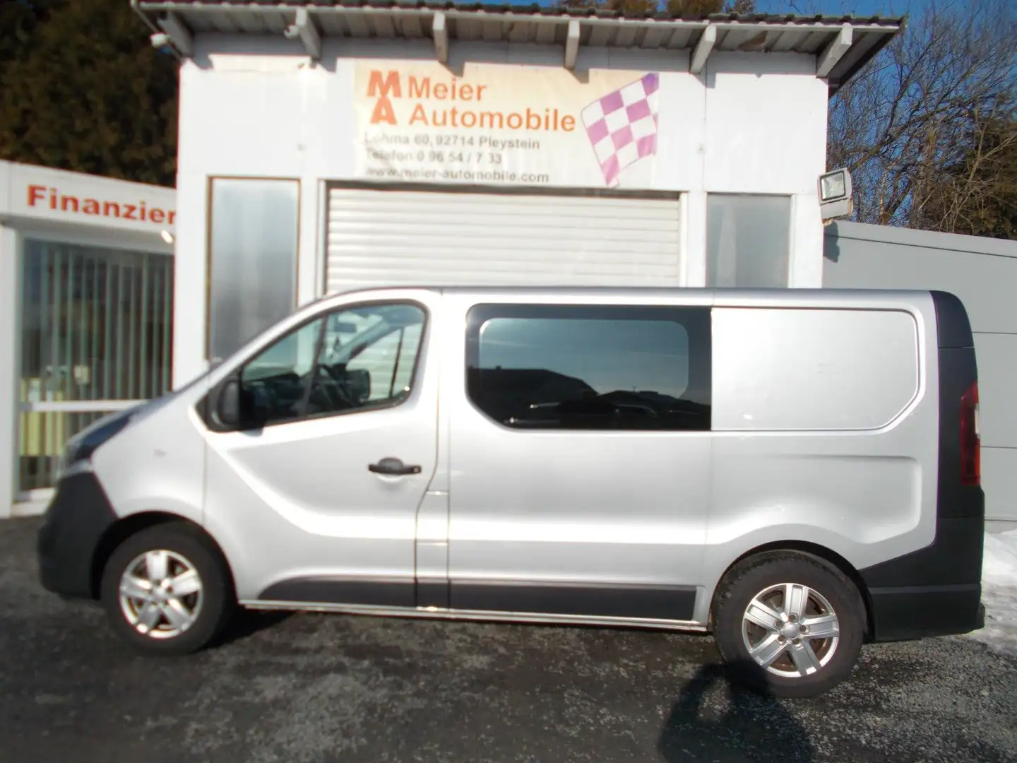 Opel Vivaro Kasten 6 Sitze,Stdhzg,Navi,AHK,Alu,Leder Argent - 1