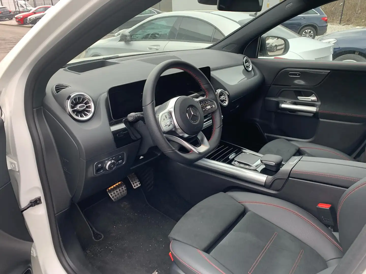 Mercedes-Benz GLA 200 Amg Wit - 1