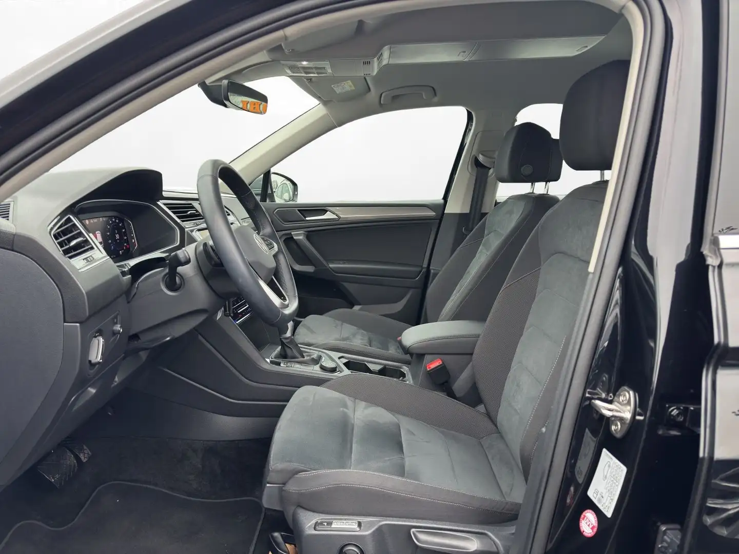Volkswagen Tiguan Allspace 2.0 TSI 4Motion Navi AHK Kamera Schwarz - 2
