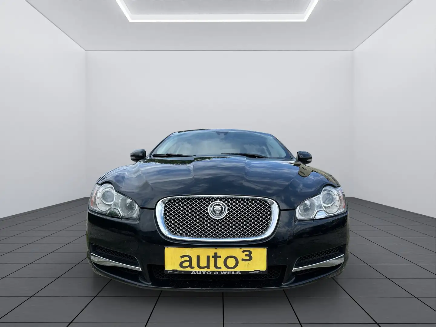 Jaguar XF 3,0 Diesel Luxury Schwarz - 2
