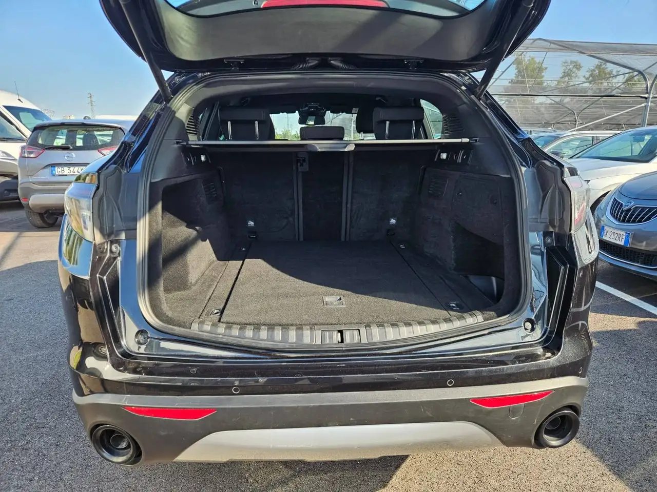 Alfa Romeo Stelvio 2023 — фото 15