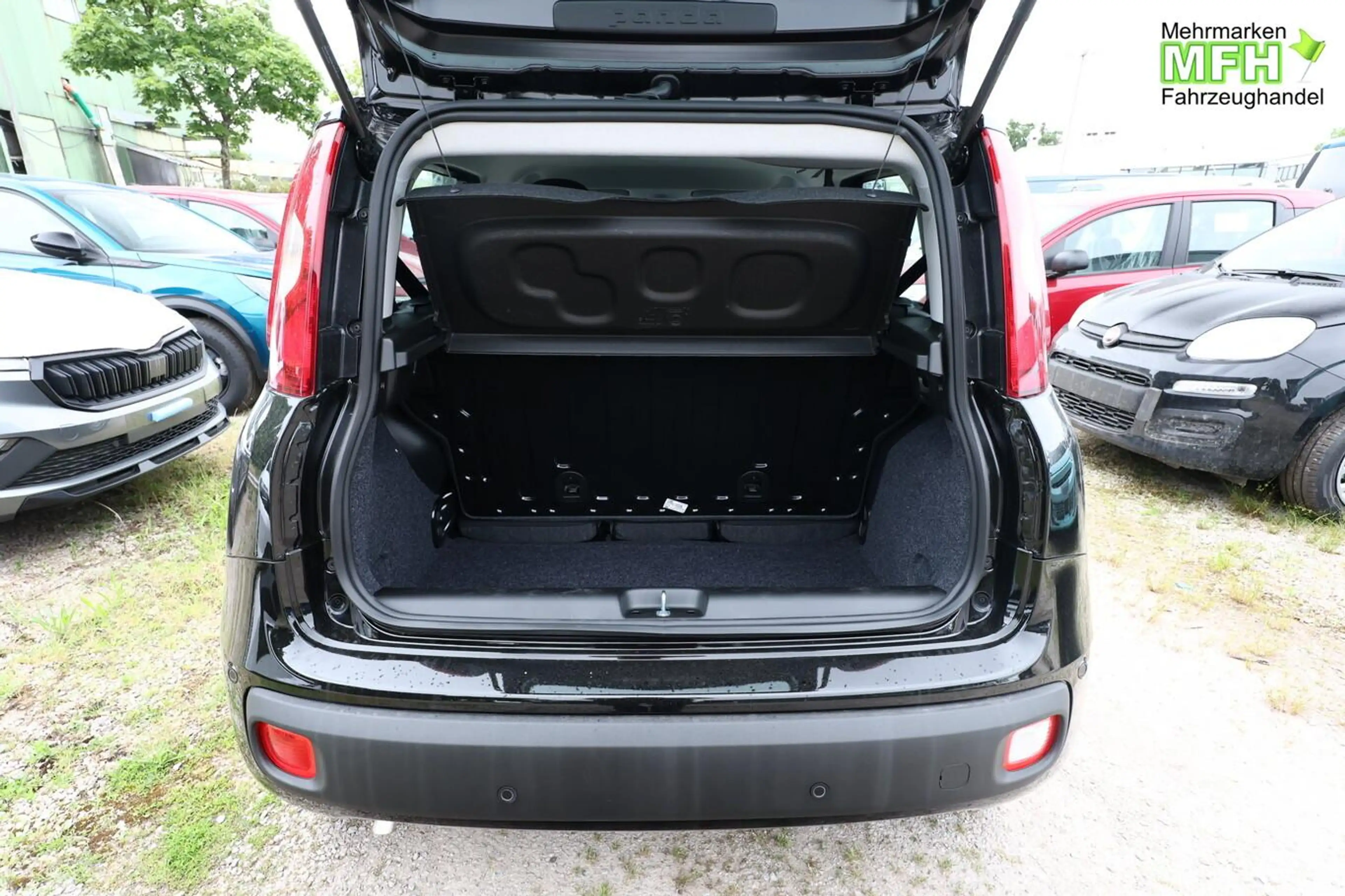 Fiat Panda ICON 5S PDC 5"-DAB DigC Temp LaneA S&S BT 48 kW... — photo 10