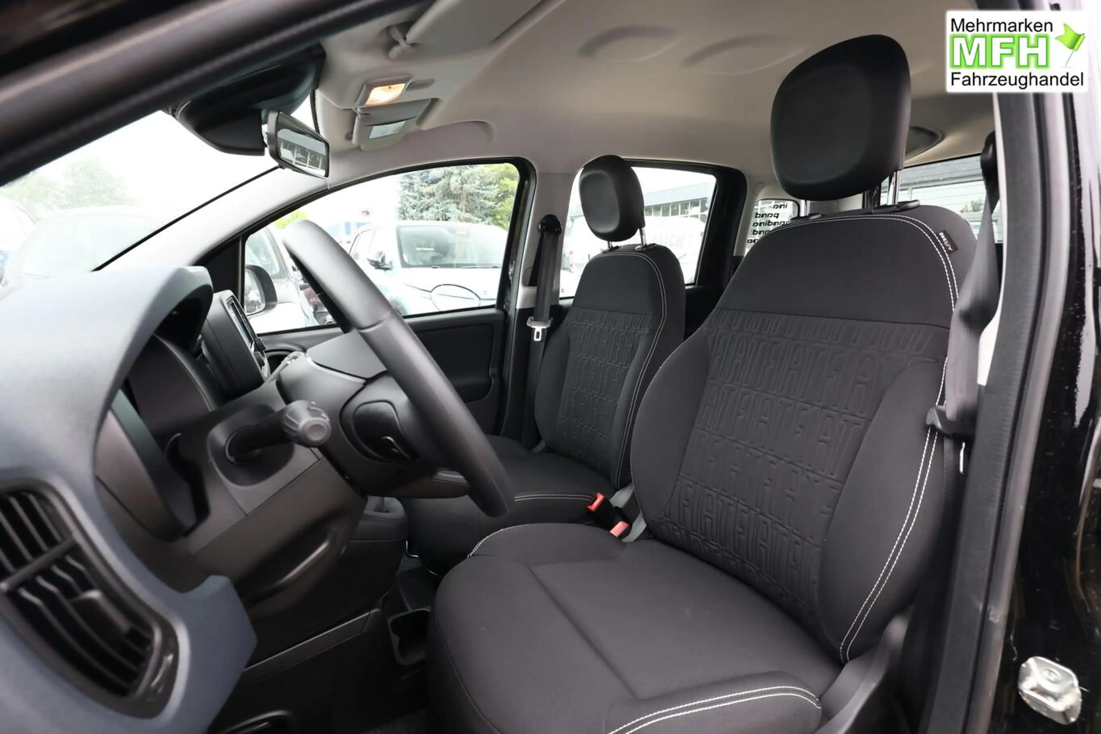 Fiat Panda ICON 5S PDC 5"-DAB DigC Temp LaneA S&S BT 48 kW... — photo 5