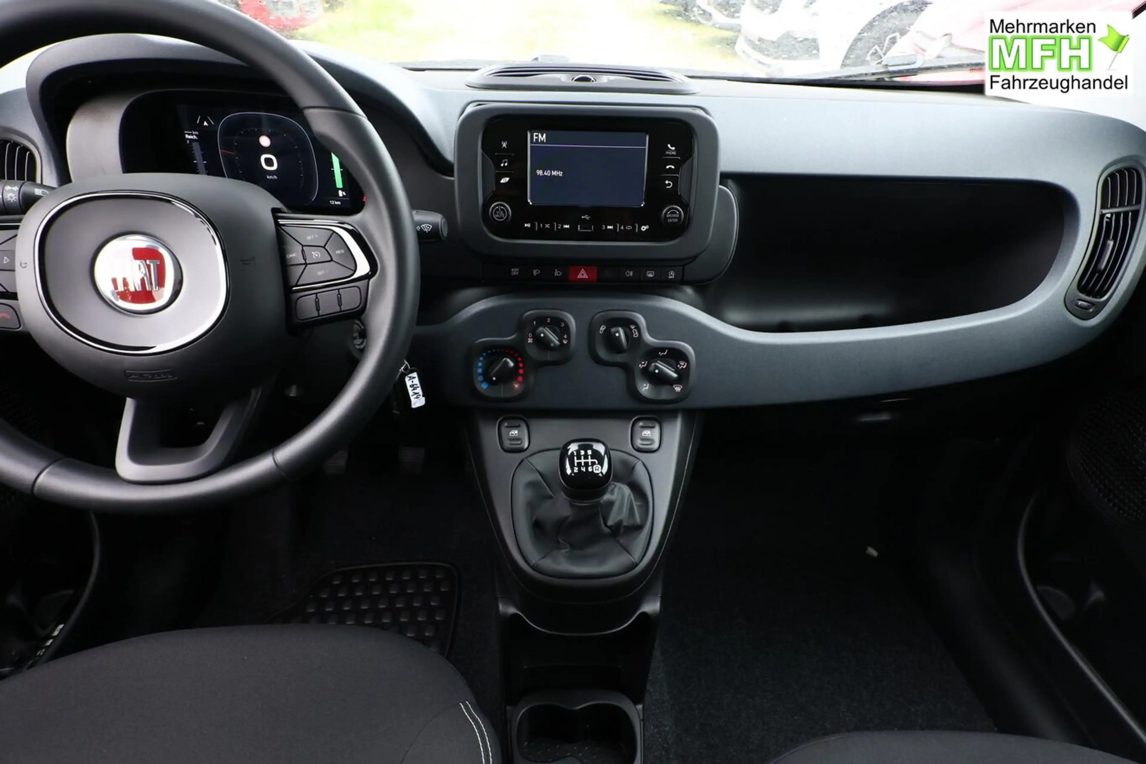 Fiat Panda ICON 5S PDC 5"-DAB DigC Temp LaneA S&S BT 48 kW... — photo 7