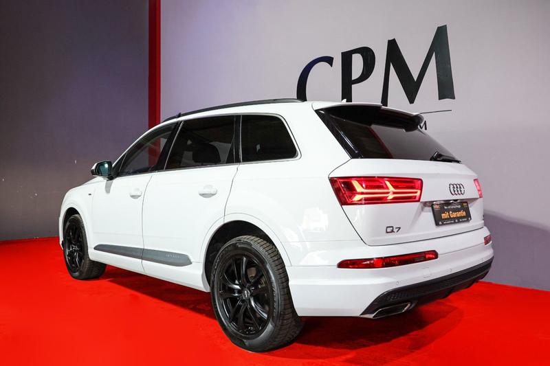 Audi Q7 3.0 TDI Quattro *S-Line* Xenon 1.Hand — photo 6